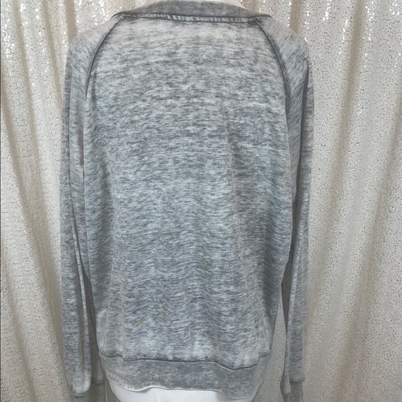 Disney Snow White and the Seven Dwarfs Sweatshirt - Picture 2 of 3